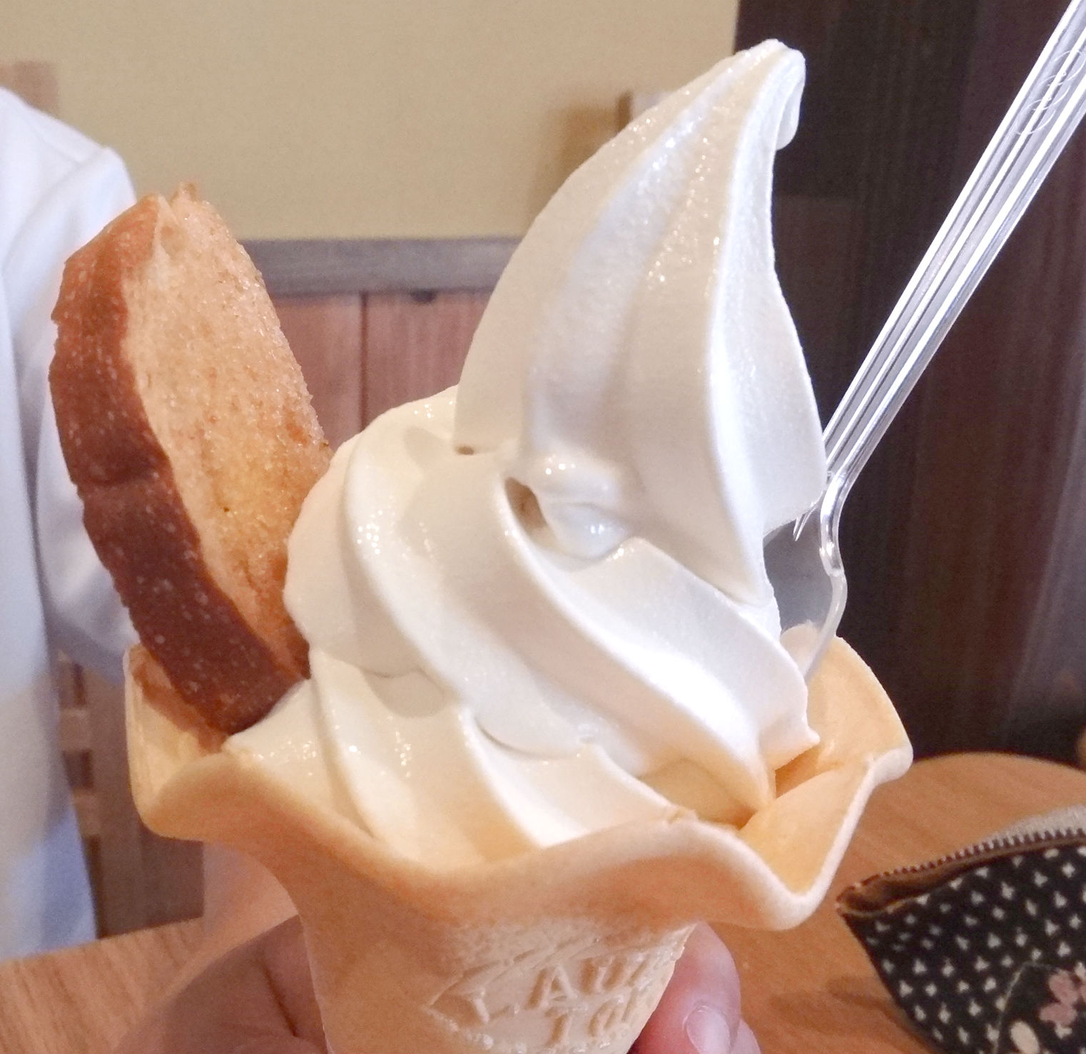 備前市の鷹取醤油さんでポン酢ソフトクリームを食べました。